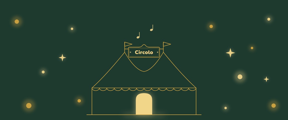 Das Circolo-Zelt im Lichterschein eines Winterabends